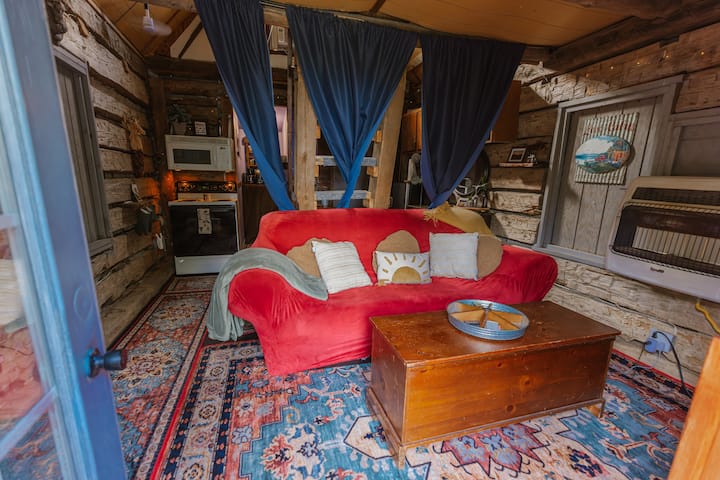 Rustic Blue Ridge Cabins - Walsh Family Wine, Purcellville