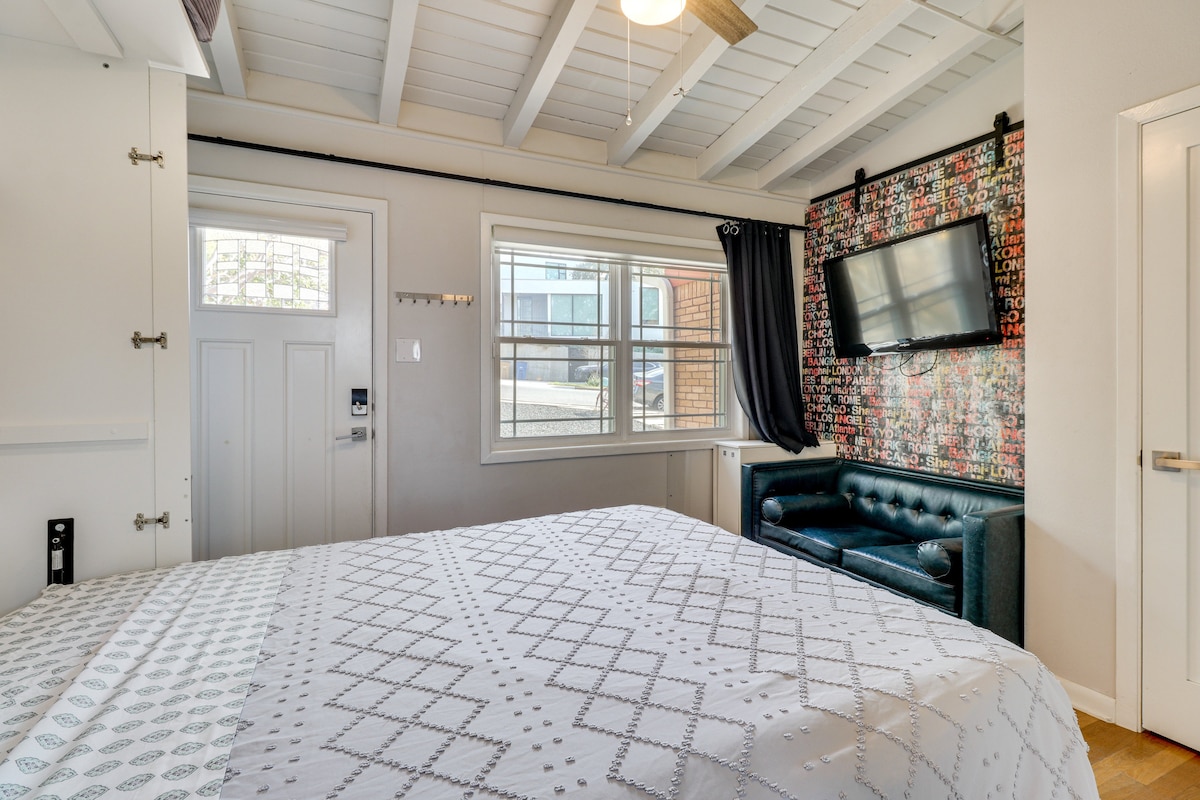 Mid-Century ATX Studio Near SoCo & Downtown