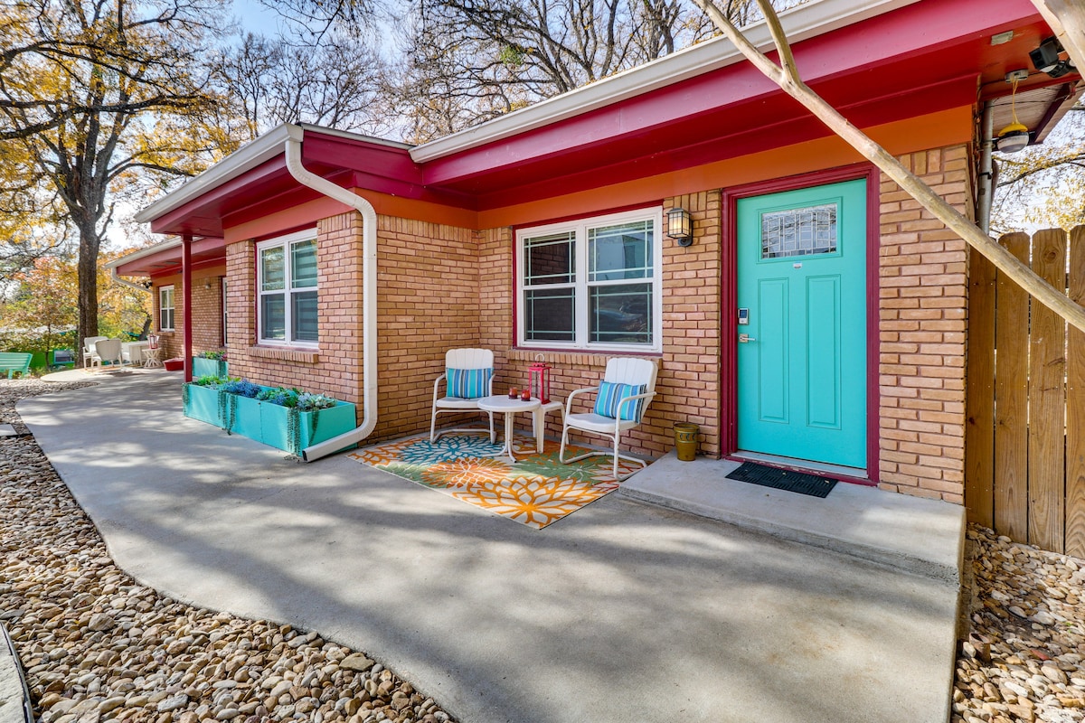 Mid-Century ATX Studio Near SoCo & Downtown