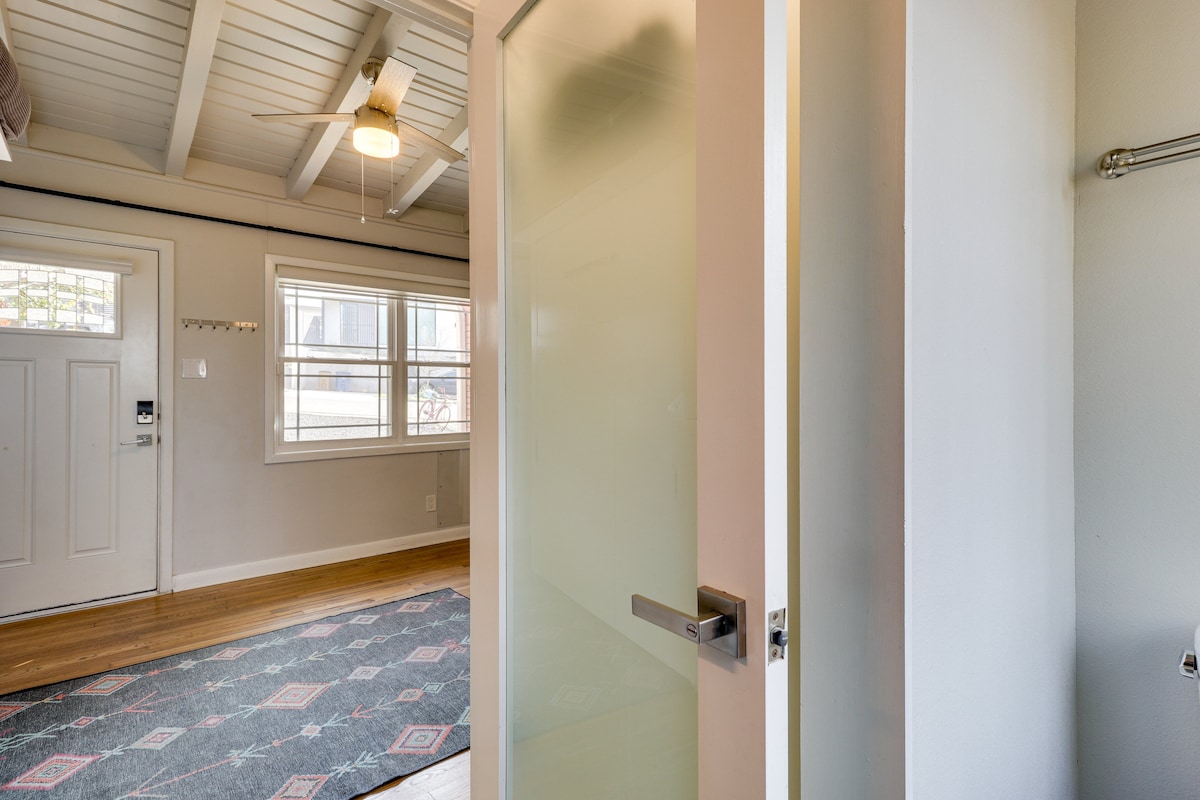 Mid-Century ATX Studio Near SoCo & Downtown