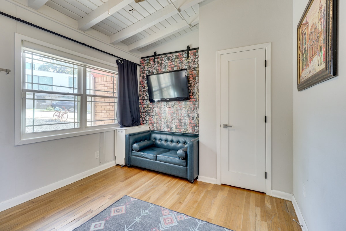Mid-Century ATX Studio Near SoCo & Downtown