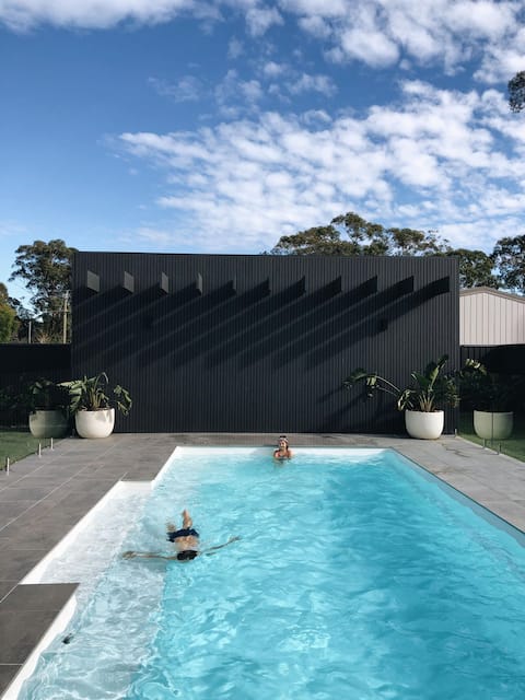 Waterfront, Heated Pool, Luxury Home in Jervis Bay