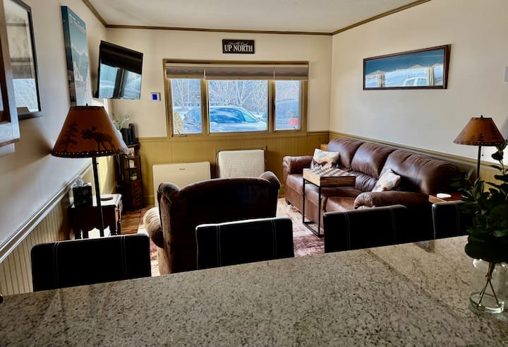 Linderhof Condo Near Story Land - Living Shores Aquarium, Glen