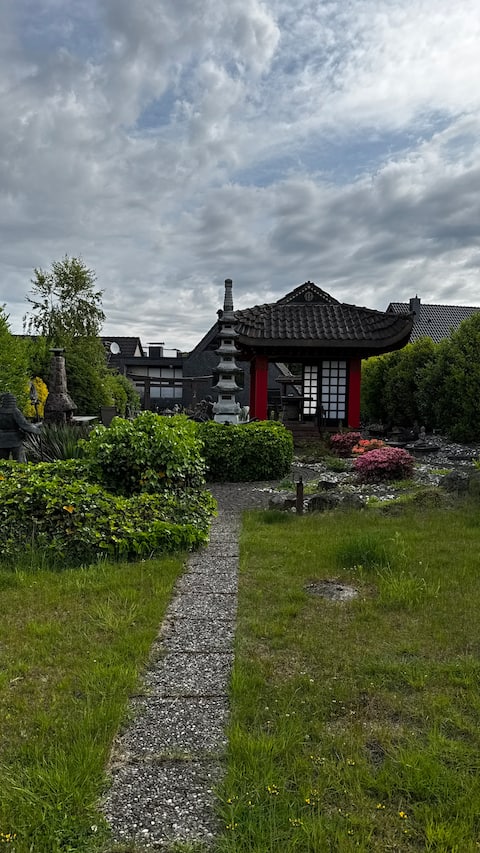 Asian Garden - The vacation home with Asian flair.