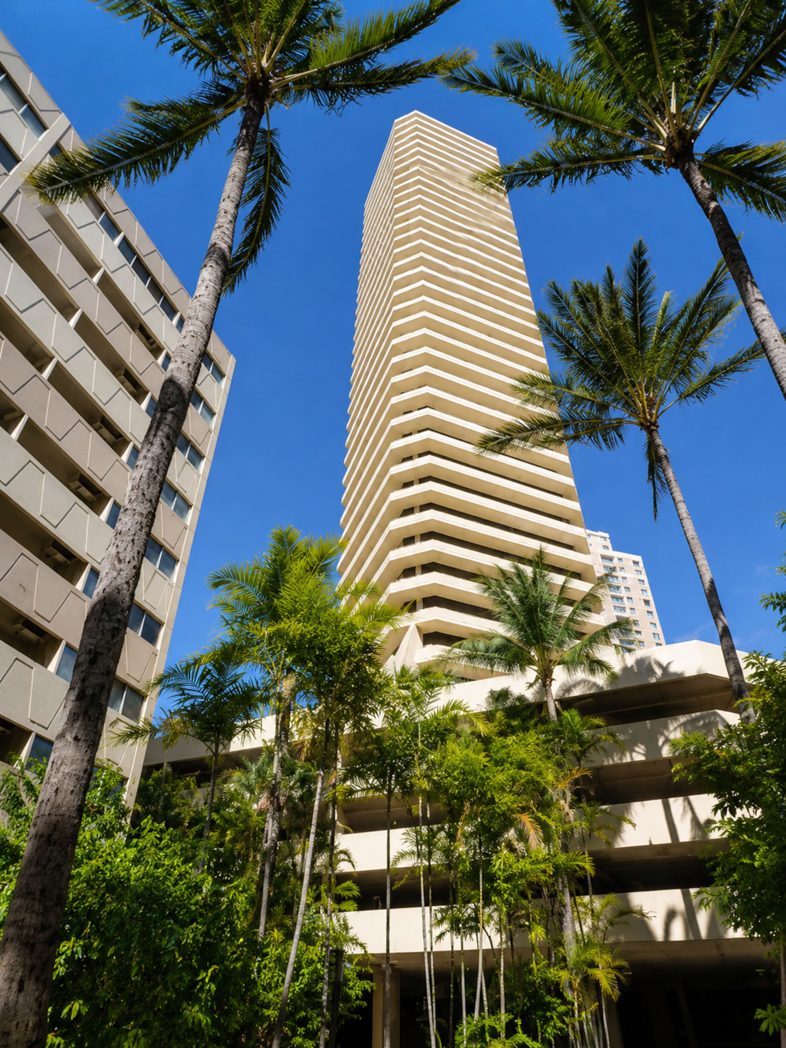 Condo in Honolulu · ★4.91 · 1 bedroom · 2 beds · 1 private bath - Image 33