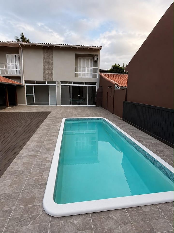 Casa Na Praia Dos Ingleses Para Até 15 Pessoas