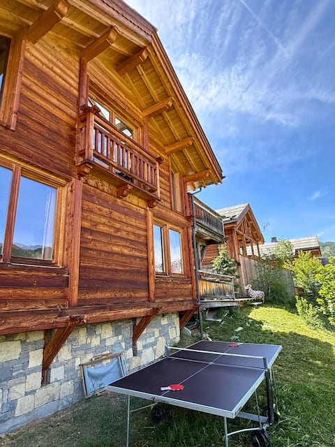Prestigious 18 Person Chalet w/ Pool Jacuzzi Sauna