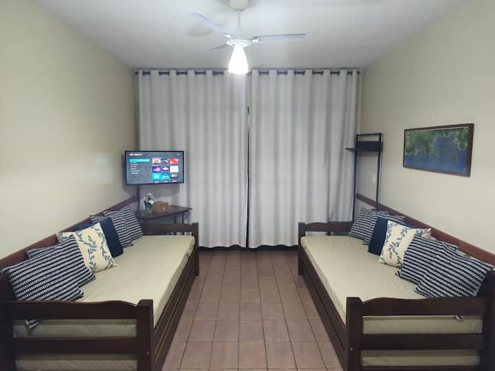 我们提供无线网络（覆盖整栋建筑）和智能平板电视，可收看Netflix、YouTube等，为房客提供更多娱乐选择。