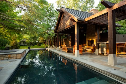 Glenmont Inn-Whole House! Outdoor oasis-Pool,Fire