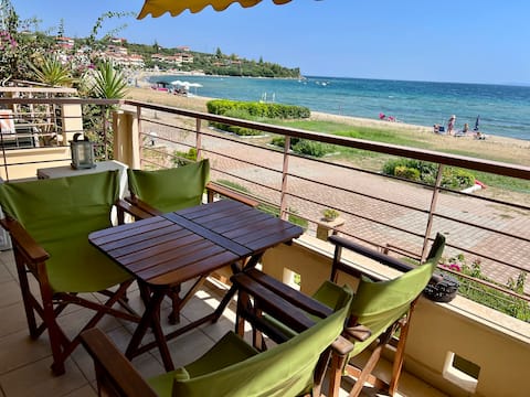 Beautiful home on Gerakini beach with amazing view