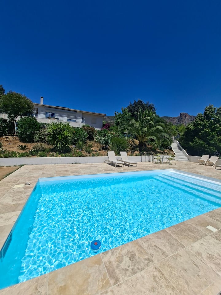 Villa à La Campagne Avec Piscine. - Korsika