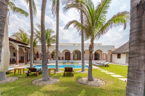 La Casa Serena - oceanfront quiet and serenity