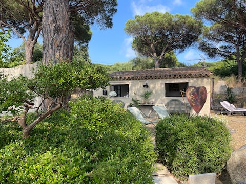 Annonce Airbnb populaire: Farmhouse in the vineyards close to the beaches à Ramatuelle