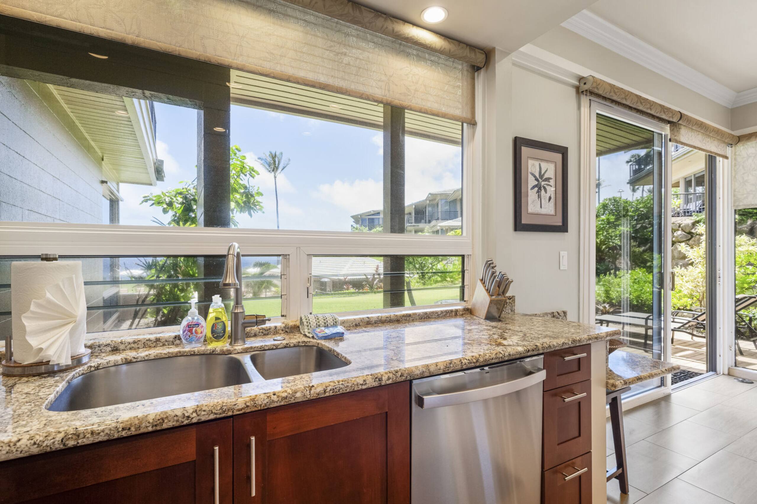 Condo in Lahaina · ★4.8 · 1 bedroom · 2 beds · 1 bath - Image 18