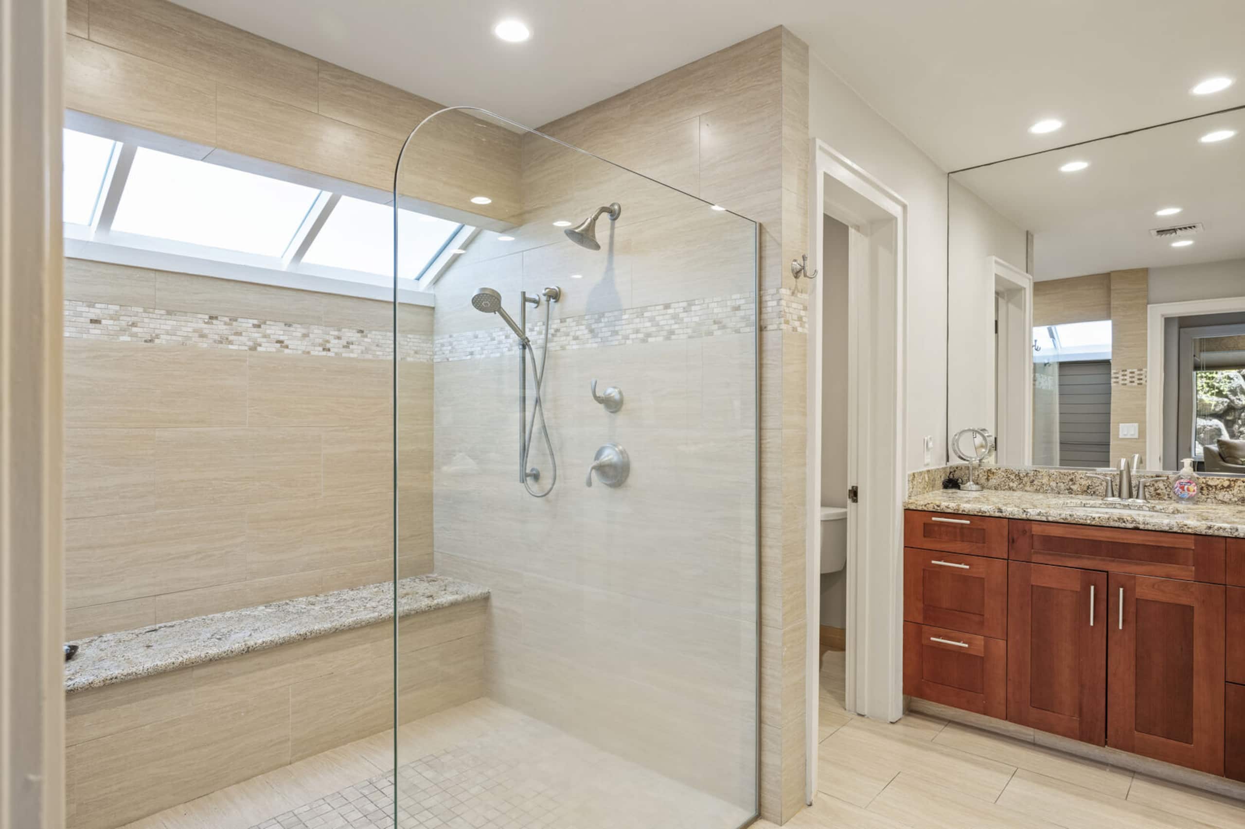 Condo in Lahaina · ★4.8 · 1 bedroom · 2 beds · 1 bath - Image 13