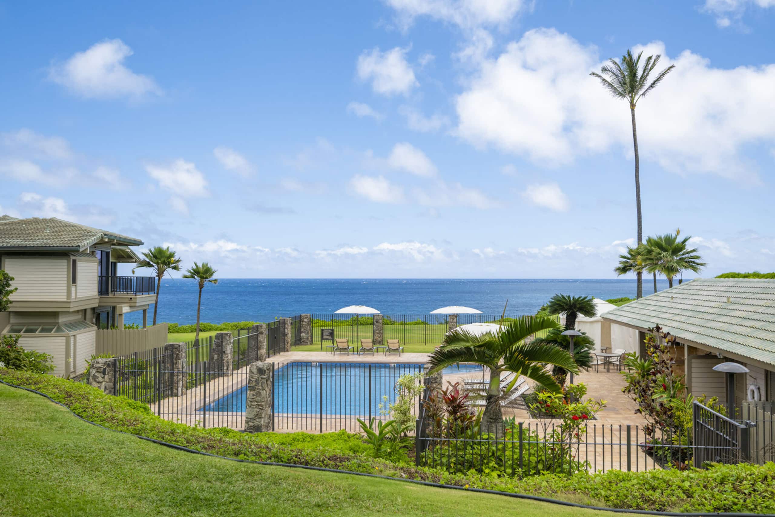 Condo in Lahaina · ★4.8 · 1 bedroom · 2 beds · 1 bath - Image 1