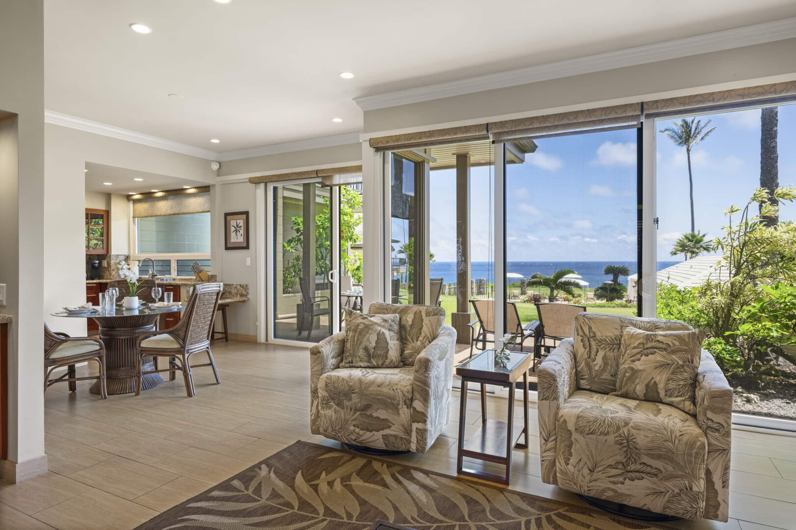Condo in Lahaina · ★4.8 · 1 bedroom · 2 beds · 1 bath - Image 5
