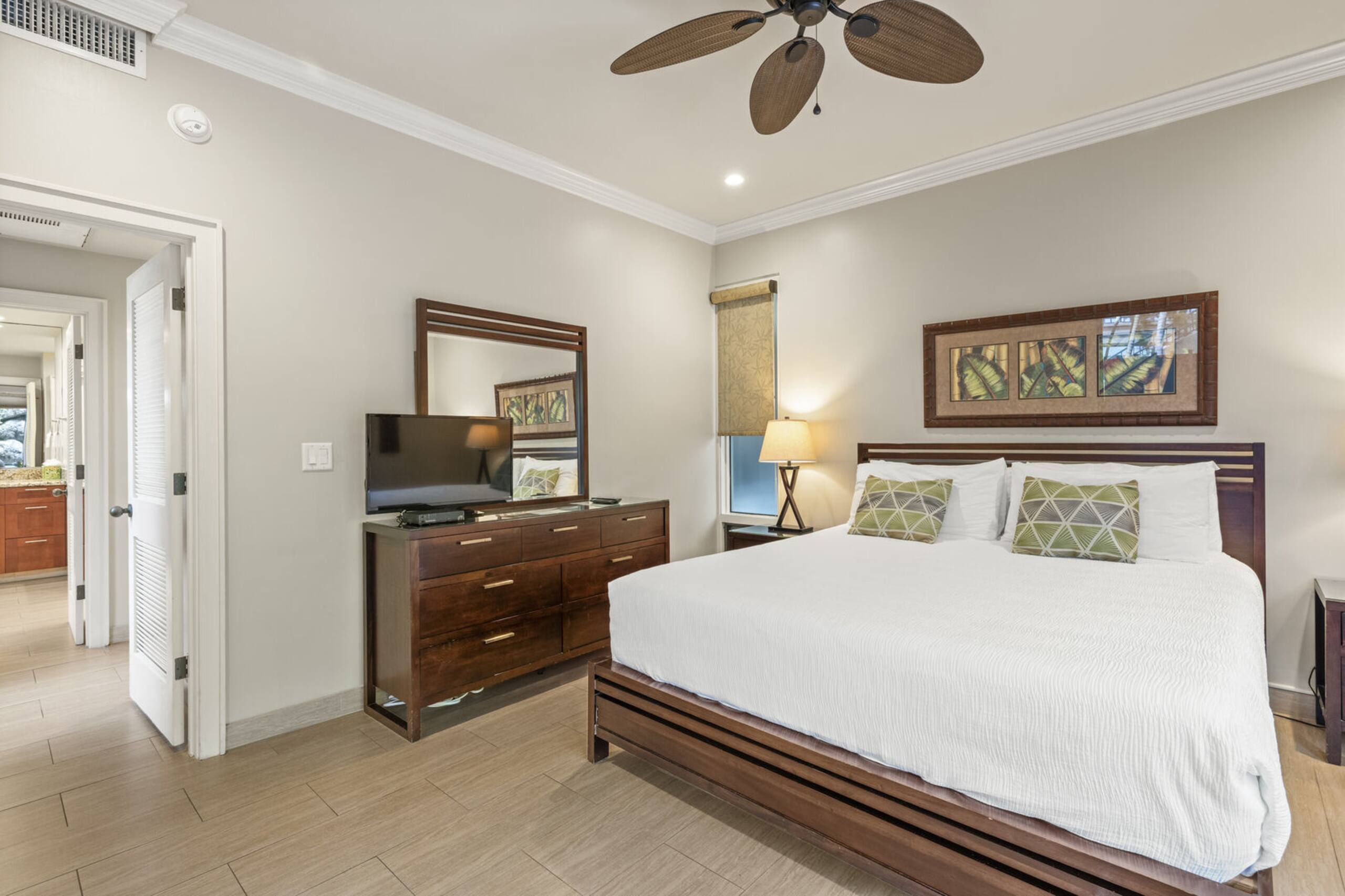 Condo in Lahaina · ★4.8 · 1 bedroom · 2 beds · 1 bath - Image 8