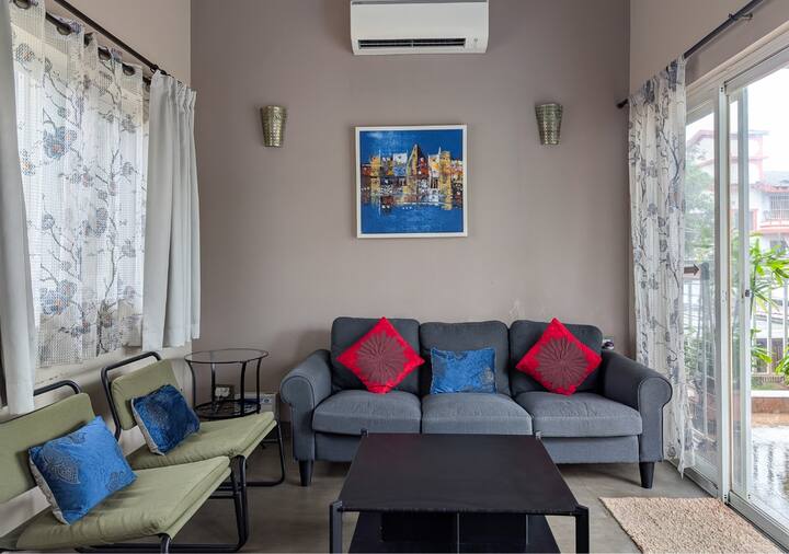 Living room image 2