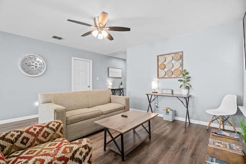 Top performing Airbnb: Perfect Stay Near Lackland + SeaWorld in Lackland Annex