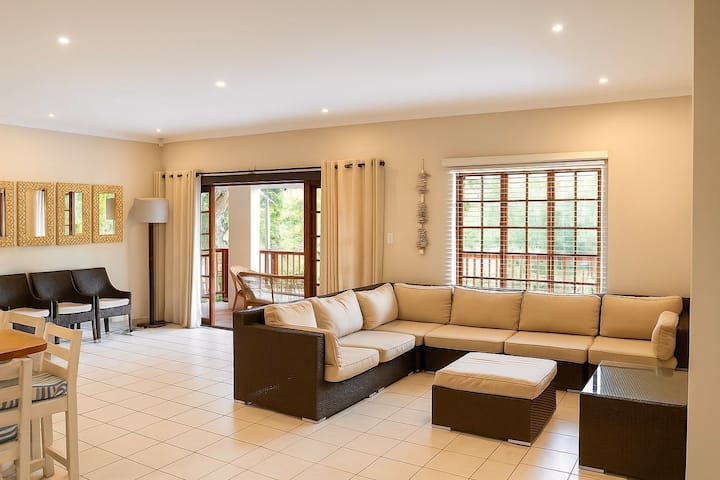 Cottage-blue Flag Beach, Golf, Bike,
Sports Club. - Pennington