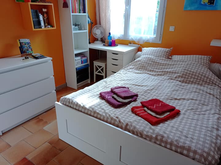 Jolie Chambre En Luberon - Apt