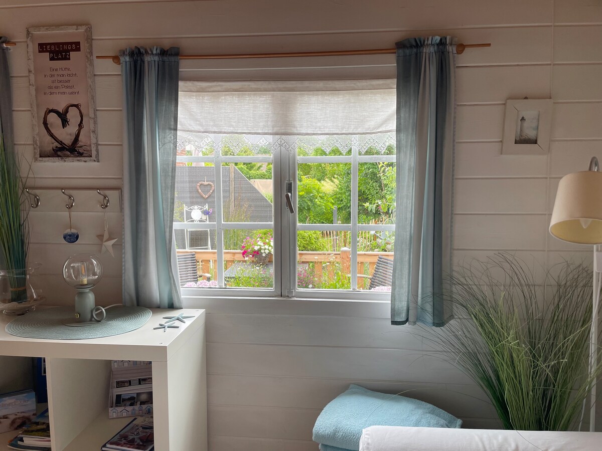 Top Airbnb: "Gartenhäuschen Strandperle" 3 minutes to the sea in Husum