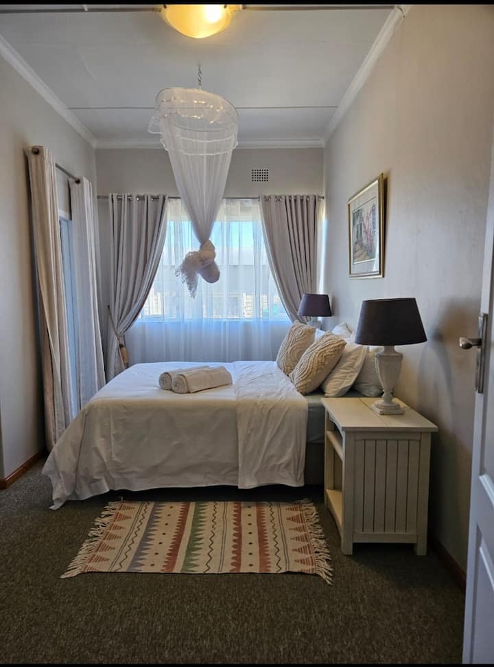 chumba cha kulala, kitanda cha watu wawili