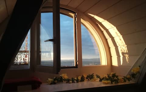 Cozy maisonette flat with unique view on two lakes
