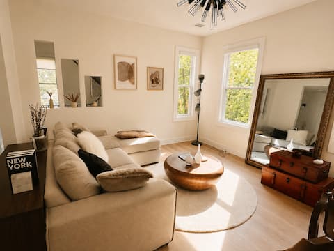 2,200 sqft Lavish Duplex w/Parking; 15min to NYC