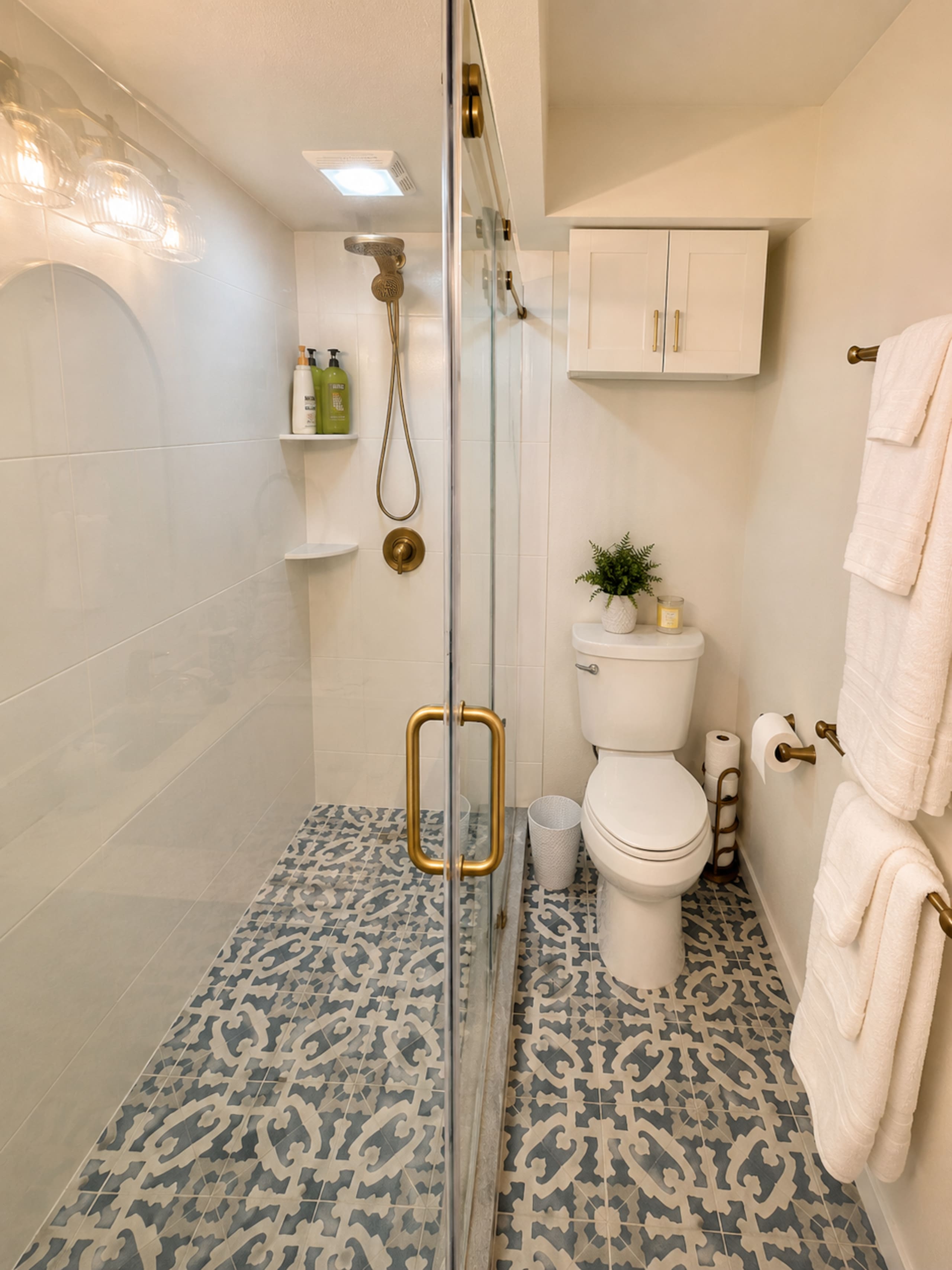Condo in Honolulu · ★4.84 · 1 bedroom · 2 beds · 1 private bath - Image 14