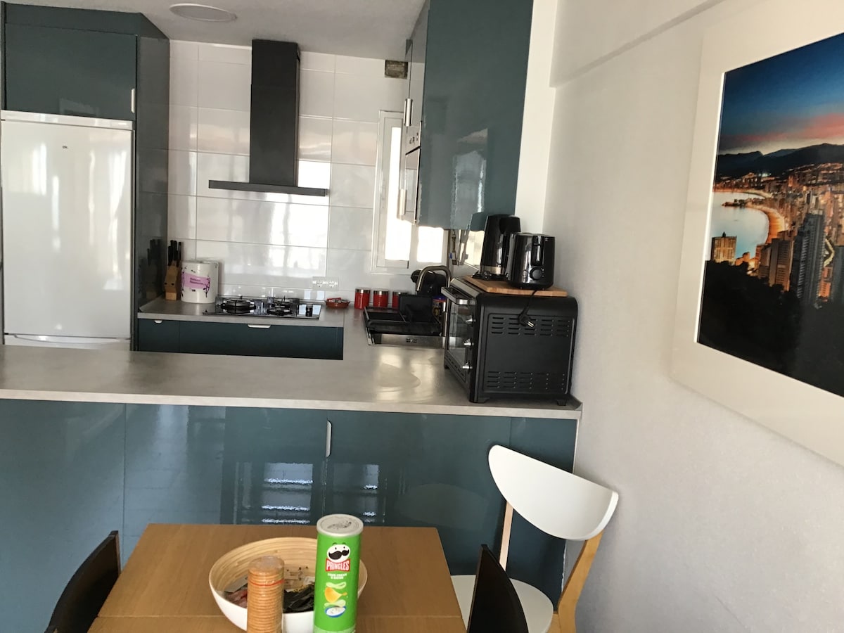 Airbnb performant: Edimar 9th Avd. Mediterráneo J.M. à Benidorm