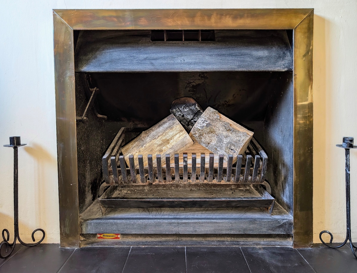 Top Airbnb: Victorian House, Close to Centre - Self Check-in in Greater London