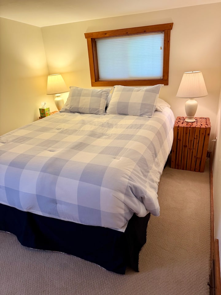 Queen bed