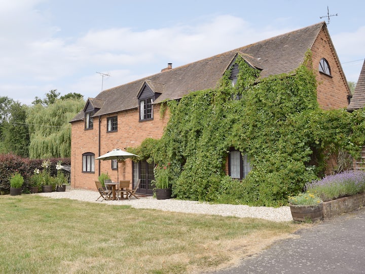 2 Bedroom Accommodation In Cradley, Malvern - Malvern