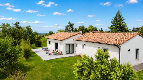 2 steps from the lake, 4-star furnished tourist accommodation