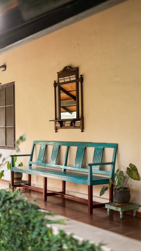 Magnolia Cottages- acres of natural bliss!