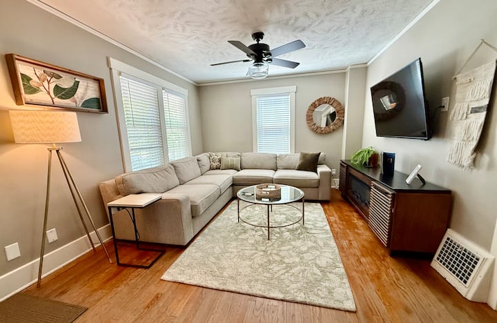 Central & Cozy Home Near Field Club, Fenced Yard - Omaha, NE