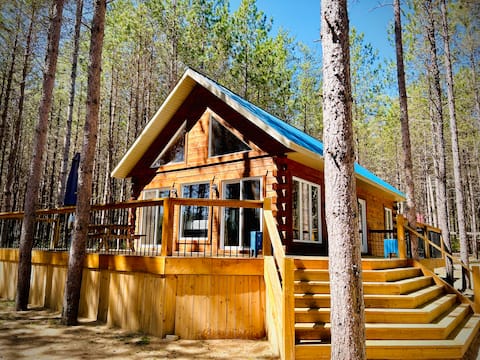 Chalet Le Soleil Royal, by HMS Découverte