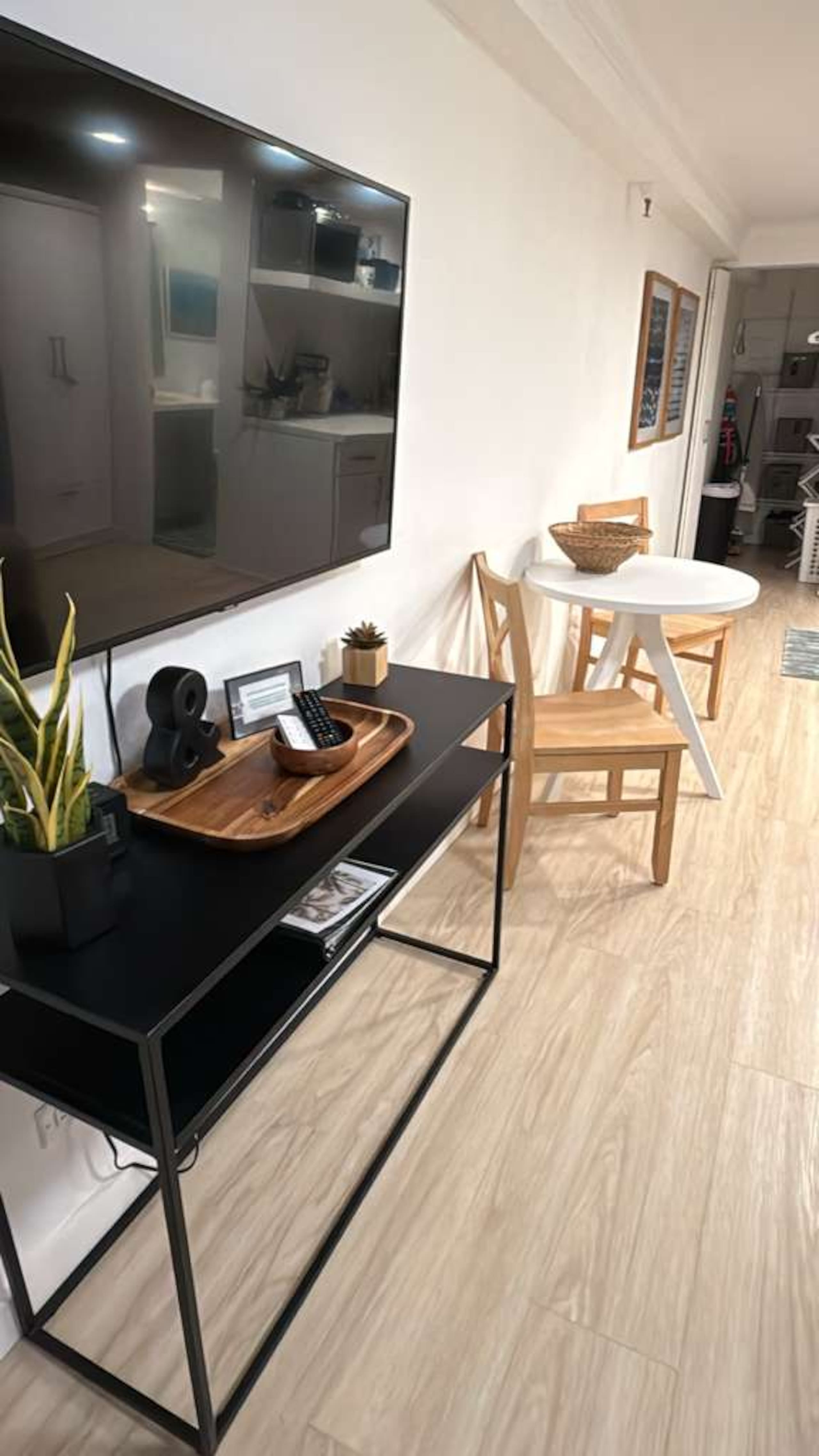 Waikiki Studio in a Prime Central Location - Image 4