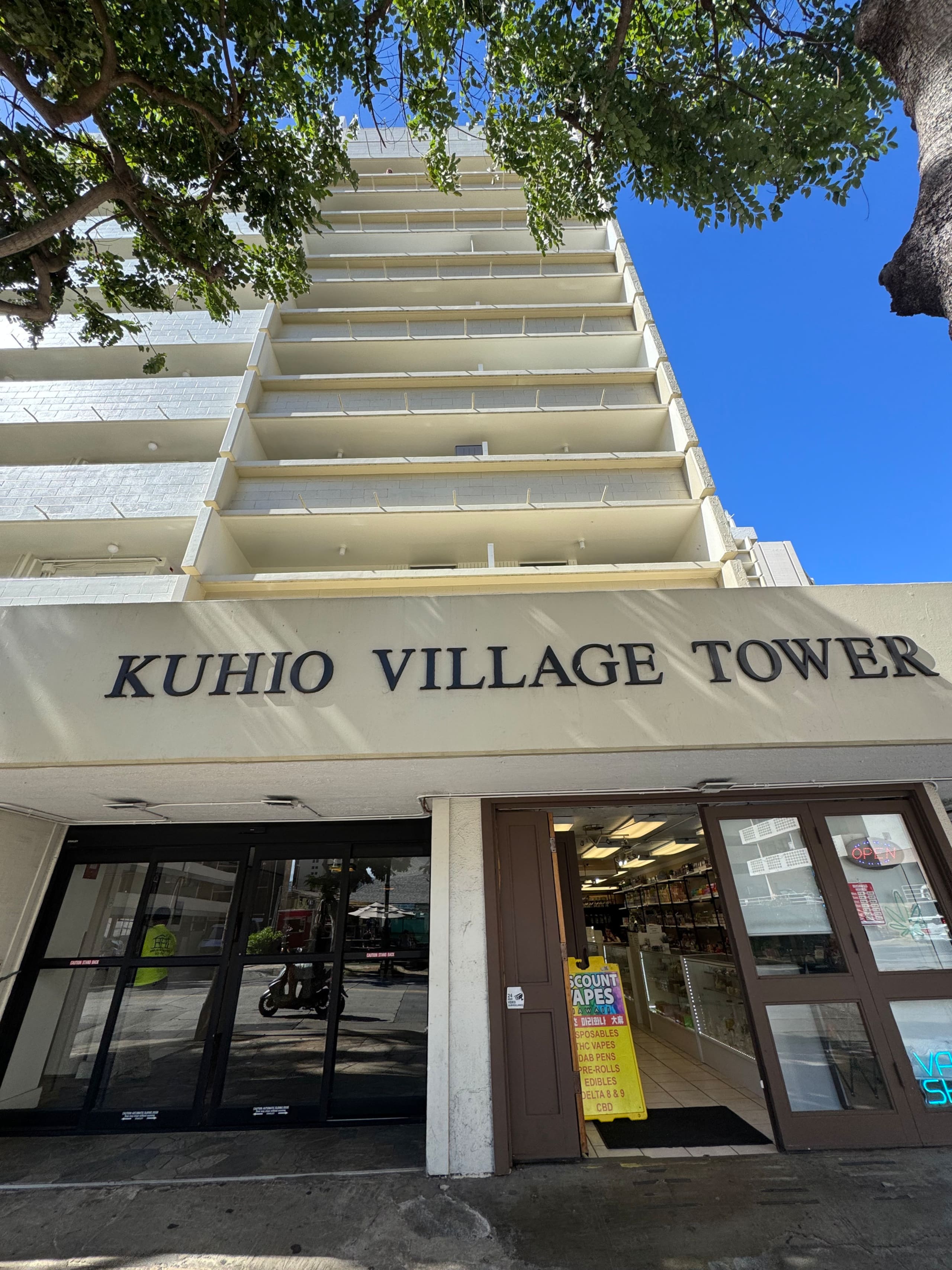 Waikiki Studio in a Prime Central Location - Image 7