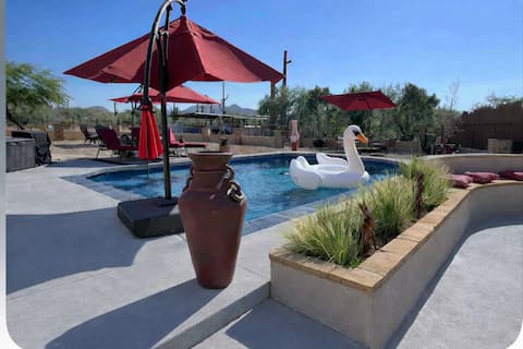 Private Desert Retreat with Pool, Spa & Views