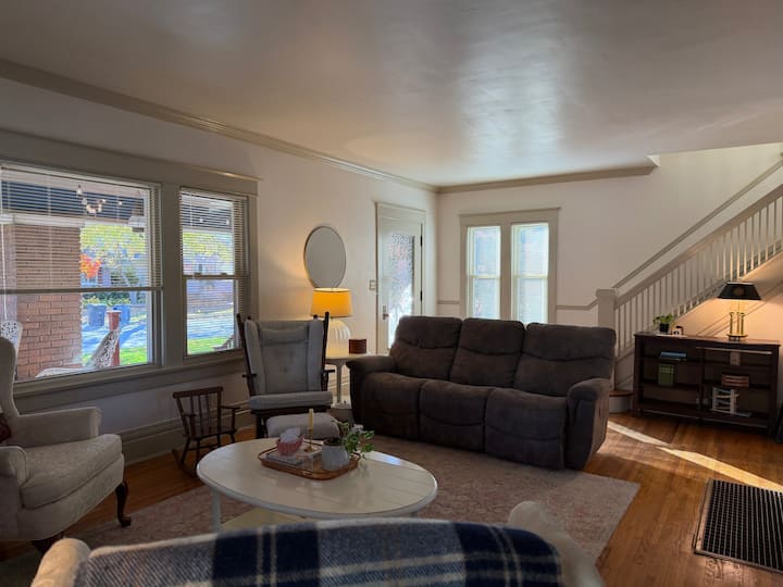 Cozy Home On Quiet Strong Ave - Elkhart, IN