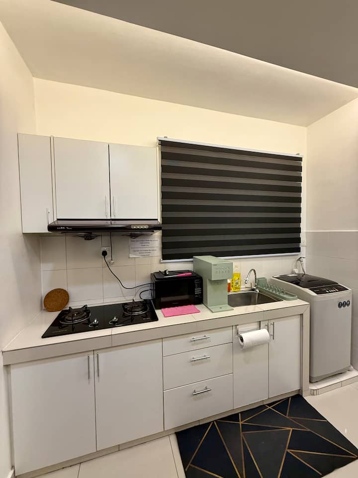 Cosy Poolside Studio Near Curve & Ikea D’sara - Kota Damansara
