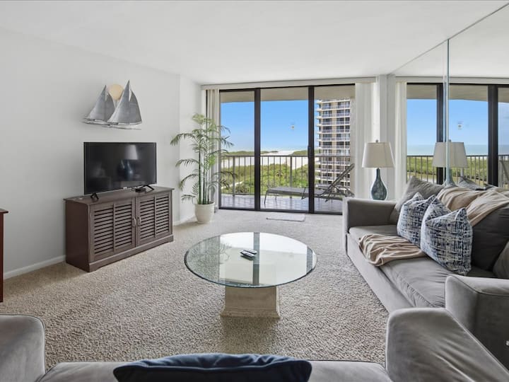 Beachfront 2br, 2ba South Seas Condo With Pool, Wifi, And Beach Access. - Marco Island, FL