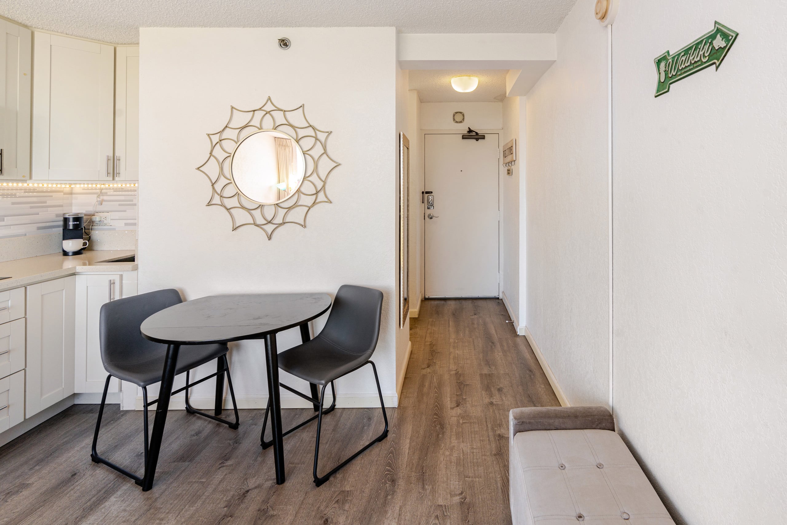 Condo in Honolulu · ★4.94 · Studio · 2 beds · 1 bath - Image 3