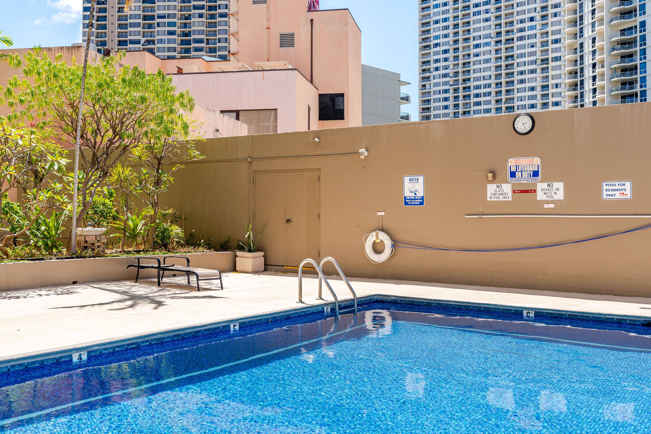Condo in Honolulu · ★4.94 · Studio · 2 beds · 1 bath - Image 14
