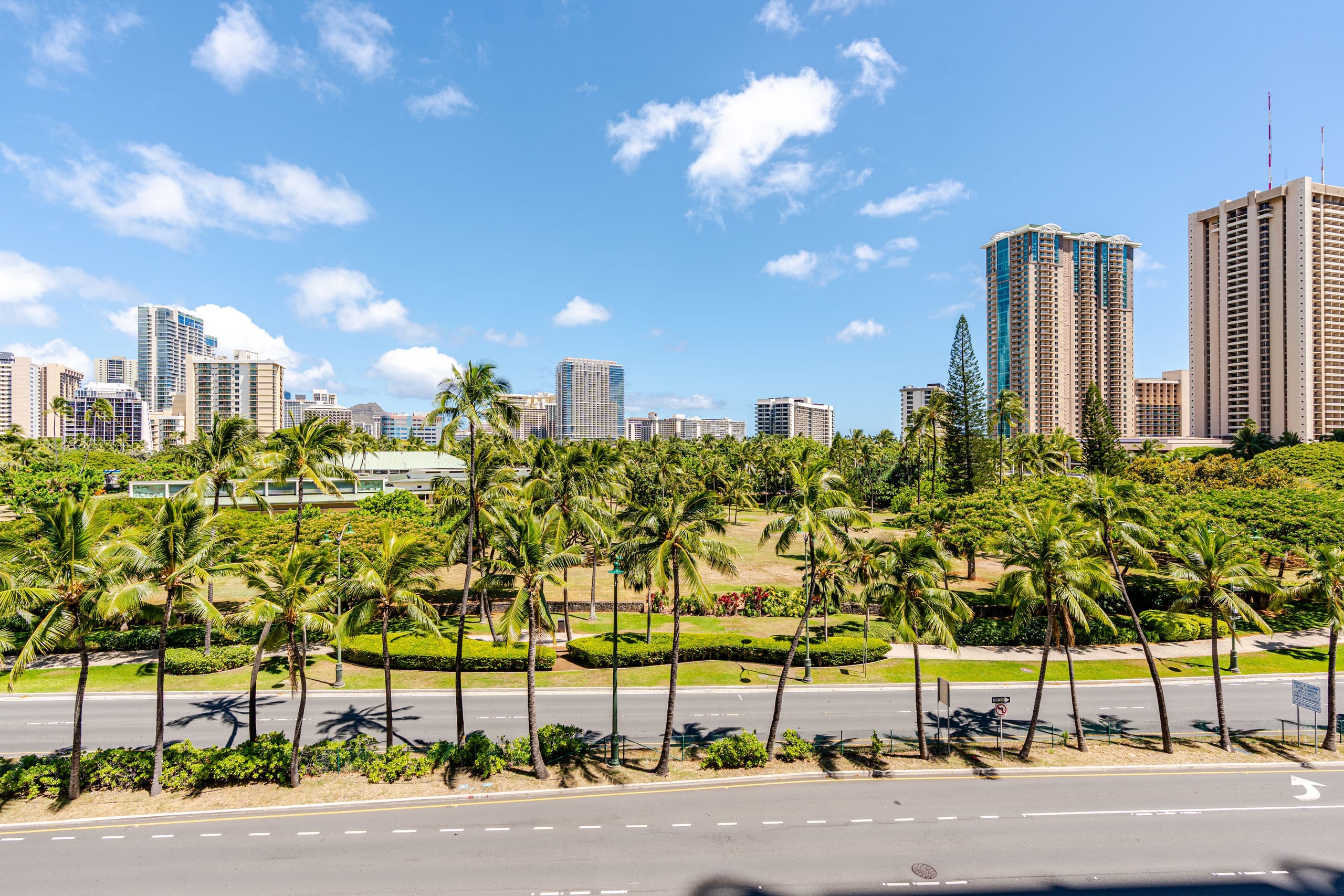 Condo in Honolulu · ★4.94 · Studio · 2 beds · 1 bath - Image 23