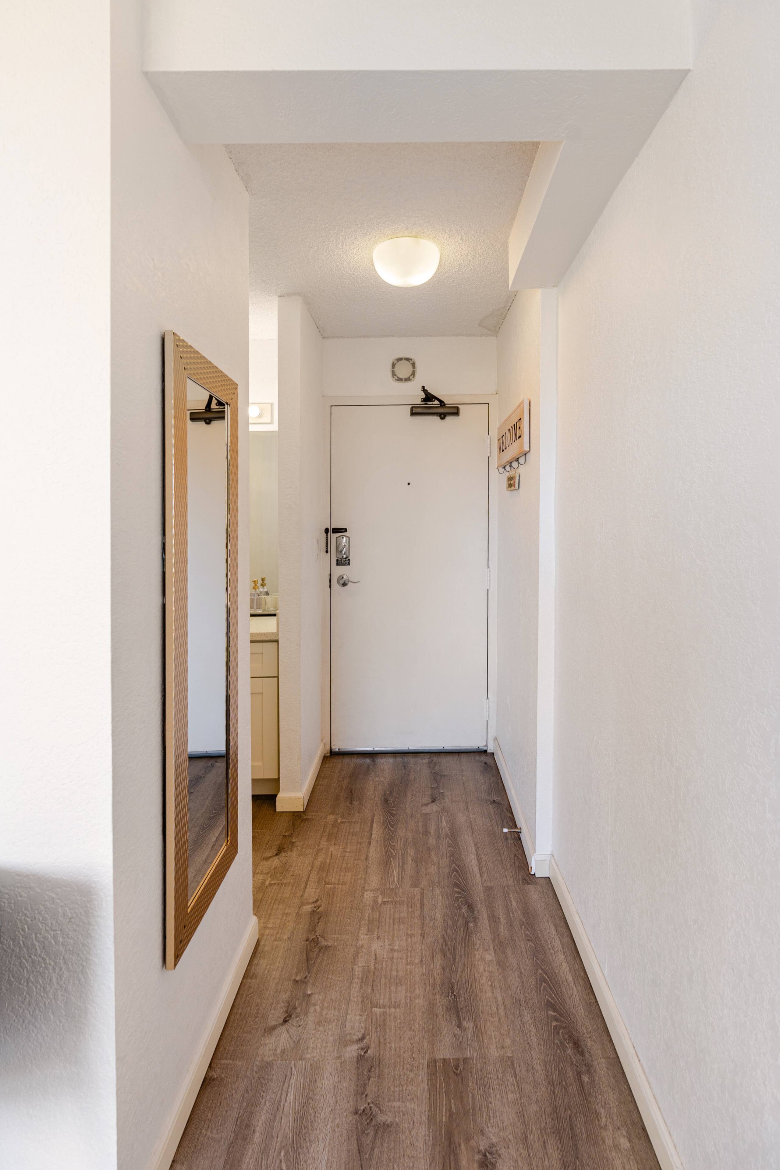 Condo in Honolulu · ★4.94 · Studio · 2 beds · 1 bath - Image 24