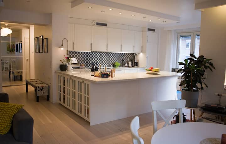 Bright & Modern Apartment- 5 Min To Södra Station - Stockholm